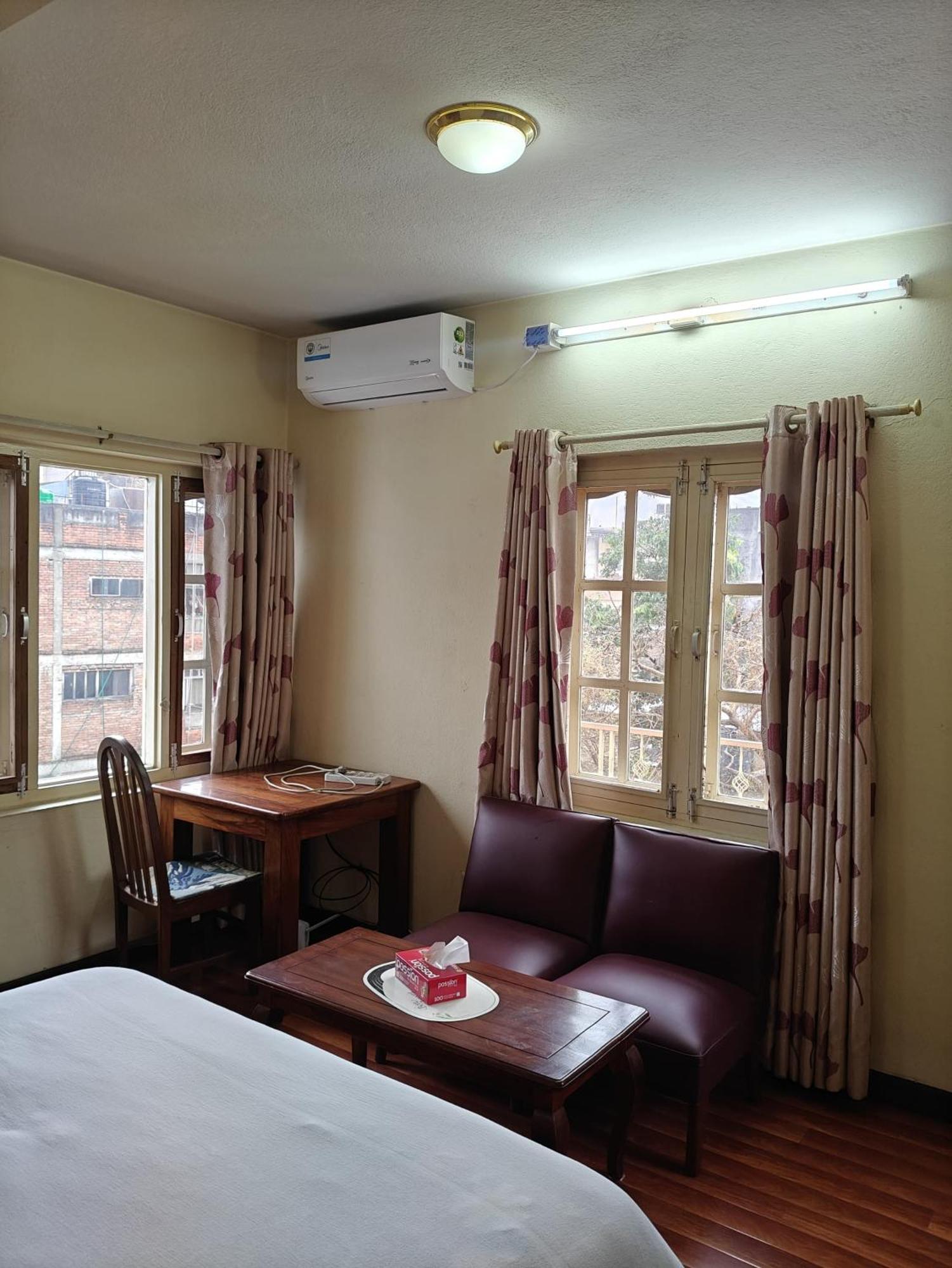 Rooftop Studio And 2Bhk Apartments In Kathmandu'S Most Happening Place Exterior photo